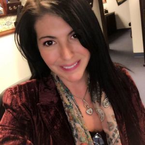 Meet your Posher, Joelle